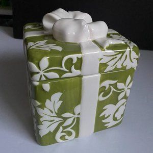 Pretty Floral Ceramic Container with Lid